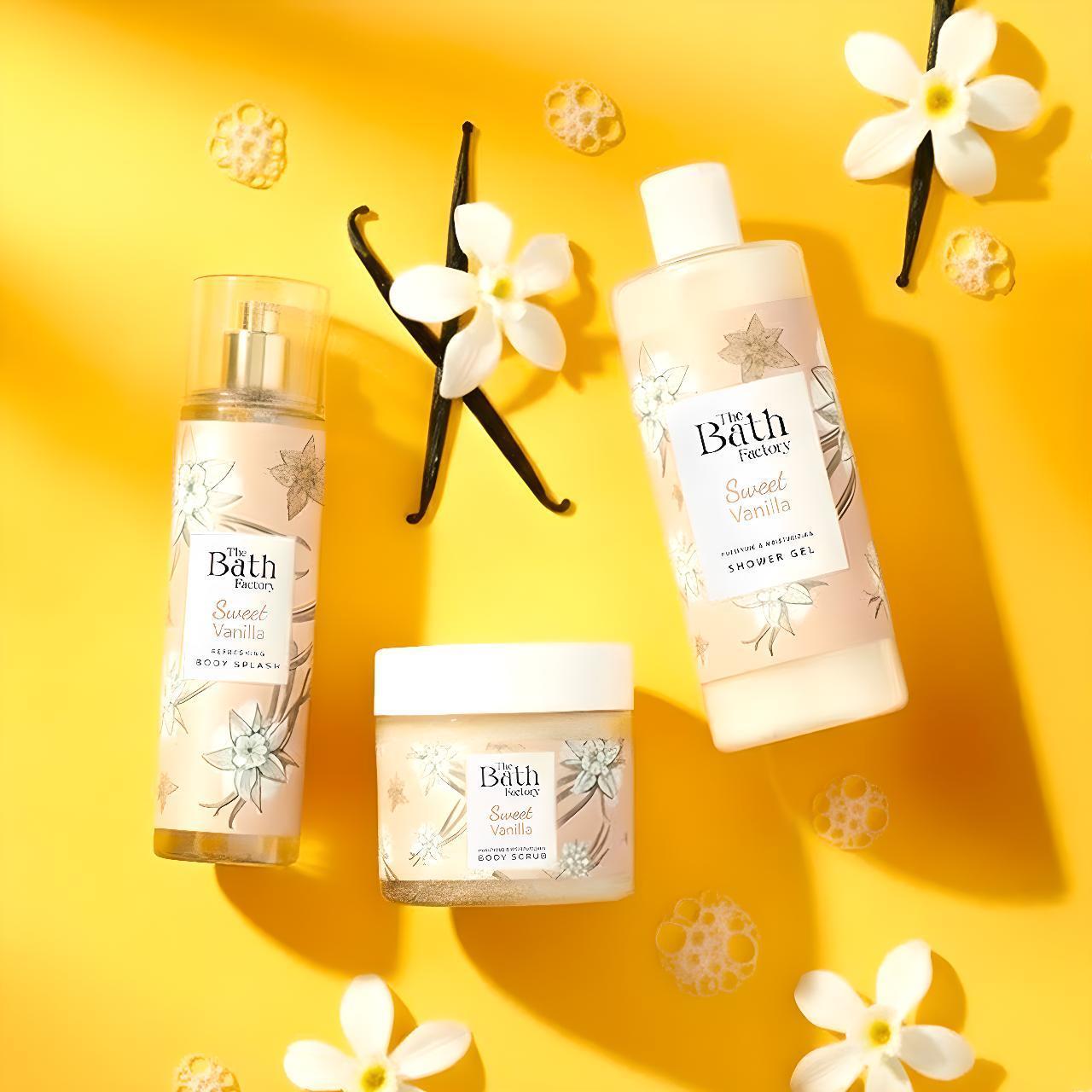 The Bath Factory Vanilyalı Vücut Peelingi + Vanilyalı Duş Jeli + Vanilyalı Vücut Spreyi