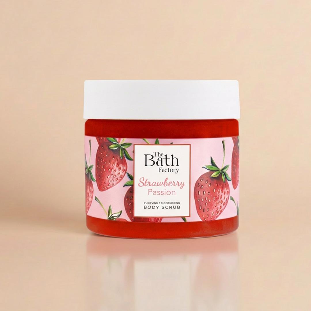 The Bath Factory Besleyici Arındırıcı Nemlendirici Çilekli Vücut Peelingi 300 GR	