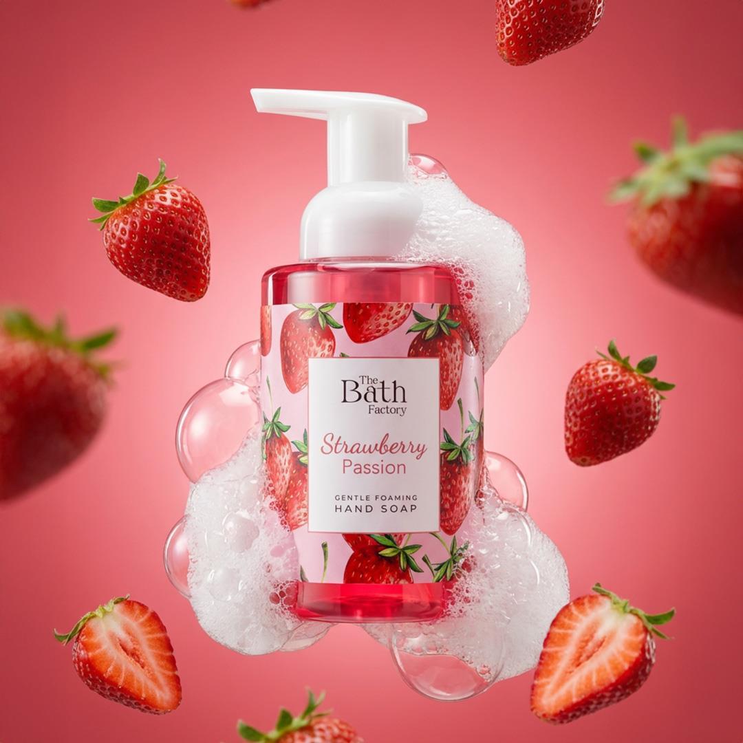 The Bath Factory Strawberry Passion Duş Jeli + Vücut Peelingi + Köpük Sabun