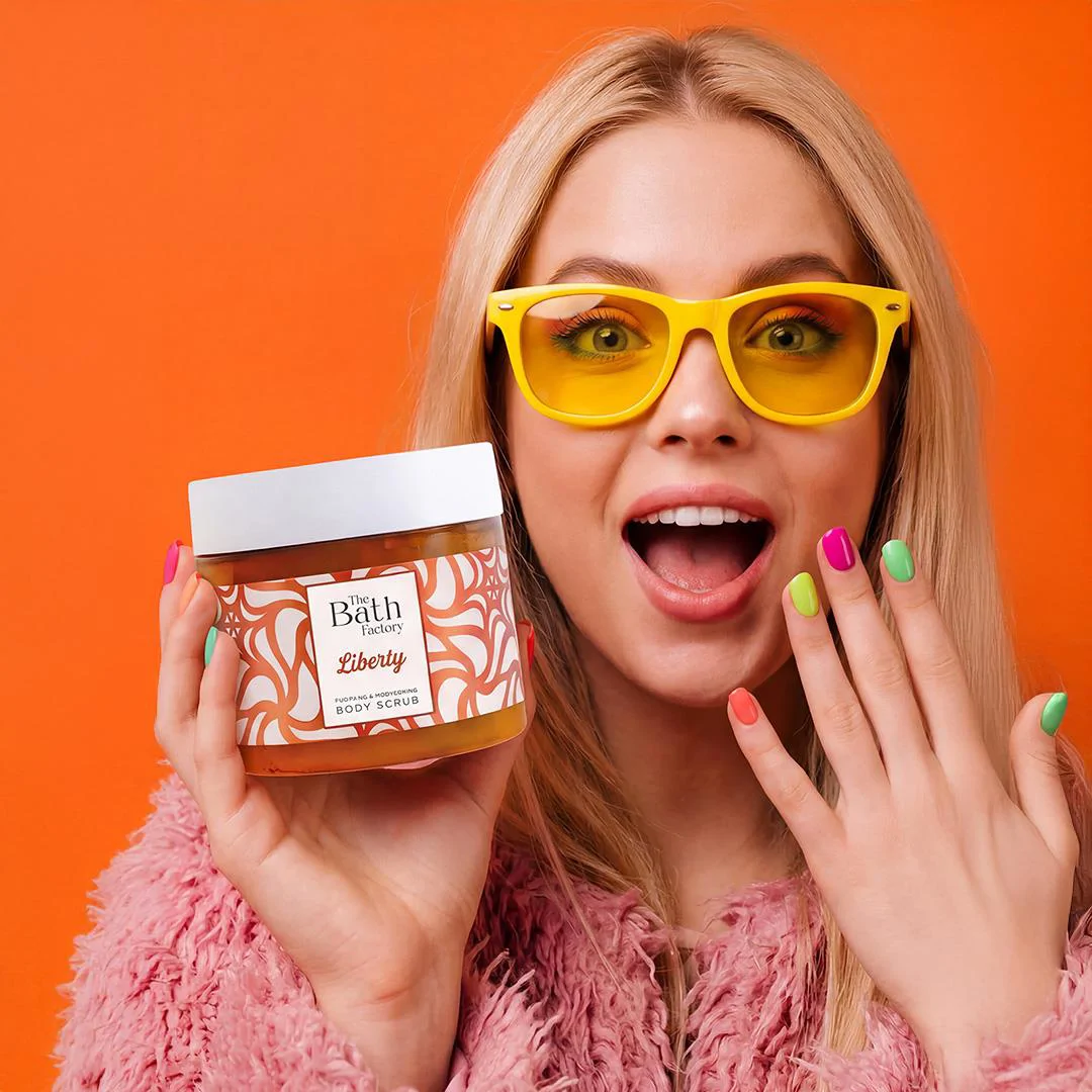 The Bath Factory Besleyici Arındırıcı Nemlendirici Liberty Vücut Peelingi 300 GR	 