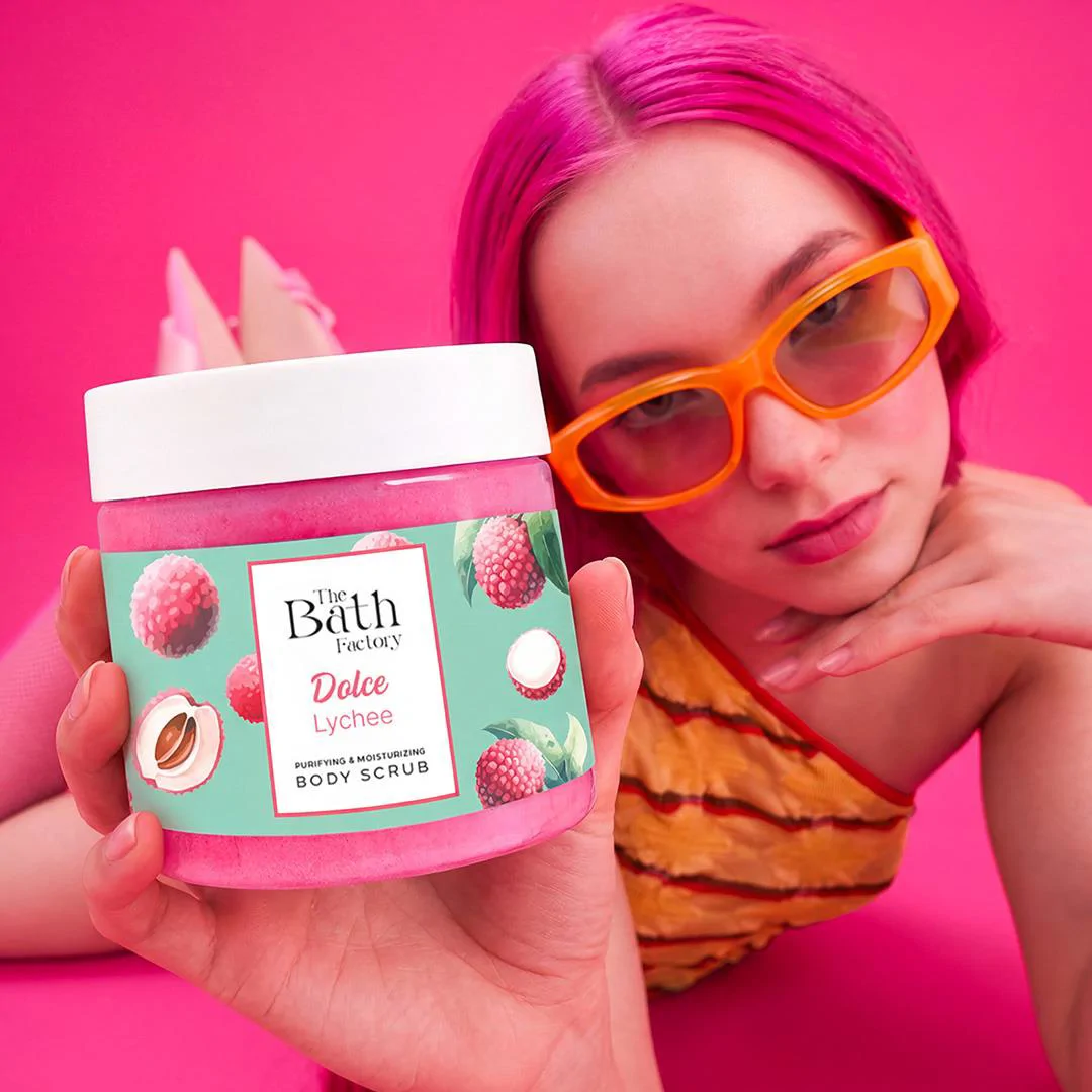 The Bath Factory Besleyici Arındırıcı Nemlendirici Liçi Aromalı Vücut Peelingi 300 GR